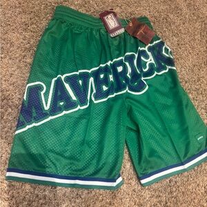 New with tags hardwood classics  shorts youth size  L 14/16